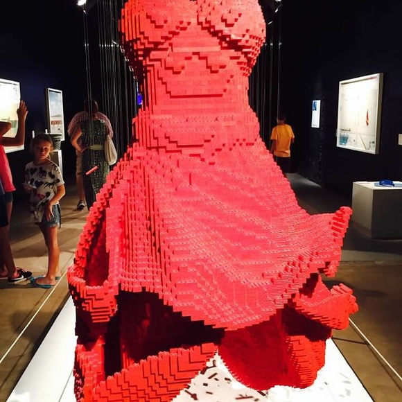 Meet your Posher, Mary All of my sales going forward will be to help me w/chemo. - Picture 9 of 17